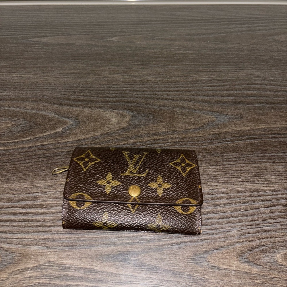 Louis Vuitton Brown and Gold Monogram Key Holder